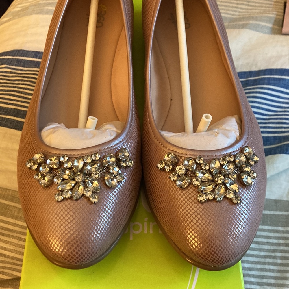 New Wide 8.5  easy spirit Kristy pink flats size 8.5 wide - Picture 6 of 8